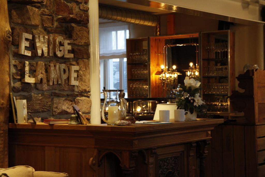 Zur Ewigen Lampe Romantisches Landhotel Nideggen Exterior foto